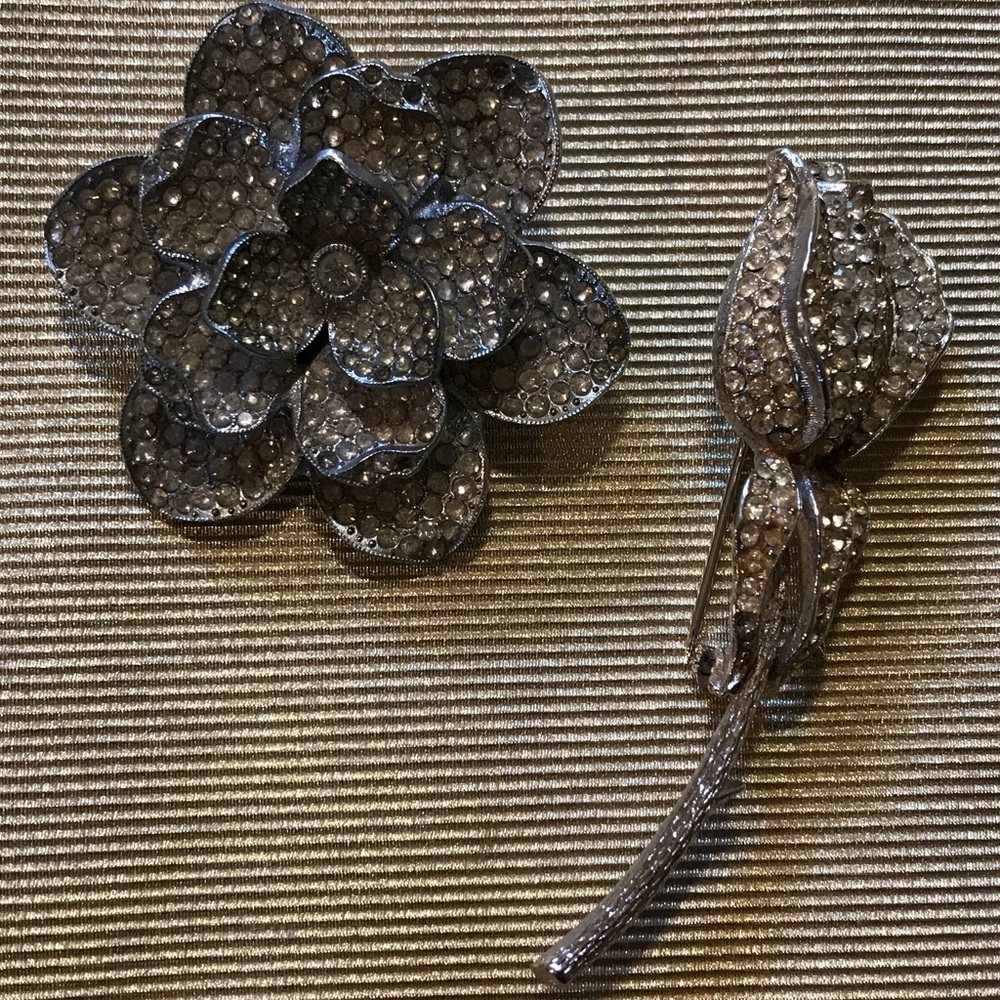Vintage rhinestone brooches pair